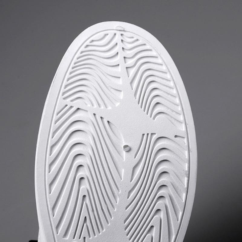 Desinger New Men Leather Casual Shoes Outdoor Wild Sneakers Men Flats Shoe Loafers Fashion High End Sports Shoes Tenis Masculino