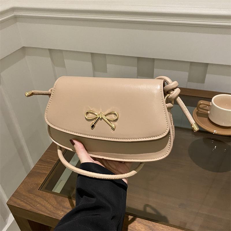 

Korean niche underarm bag women s 2025 new trendy fashion portable small square bag niche design foreign style messenger bag хаки