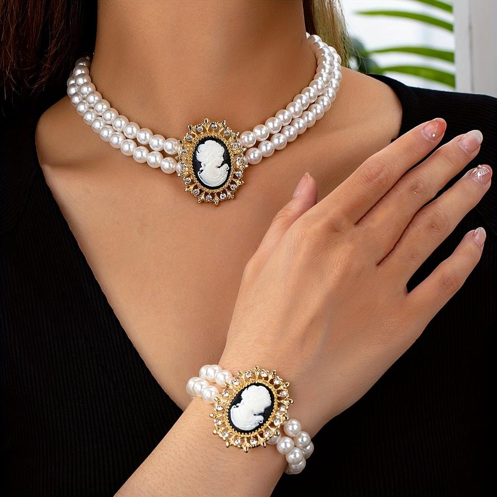 Light Luxury Small Fragrant Wind Diamond Classic Women's Necklace Bracelet Set Wholesale Inlaid Jewelry