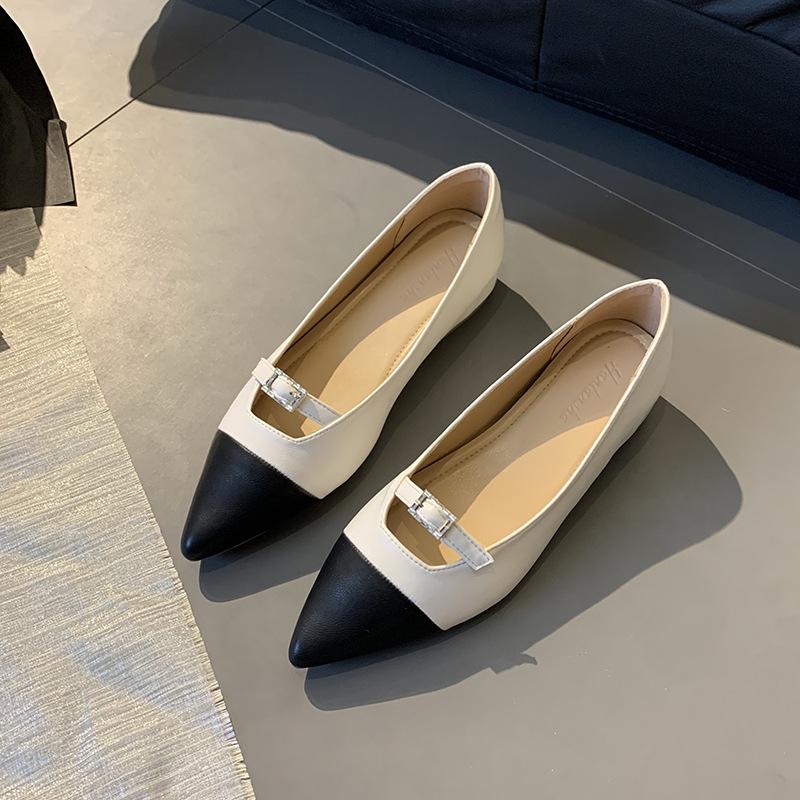 

Модные черно-белые балетки с блочным острым носком | Элегантная повседневная обувь с ремешком и металлической пряжкой 32