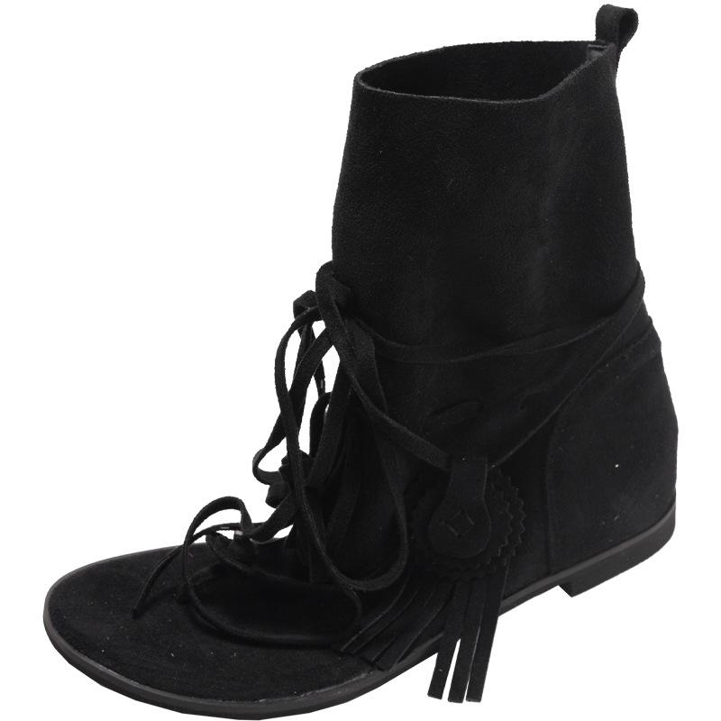 Internet celebrity explosion retro flat herringbone sandals women 2025 new summer wear with skirt versatile non-slip cool boots