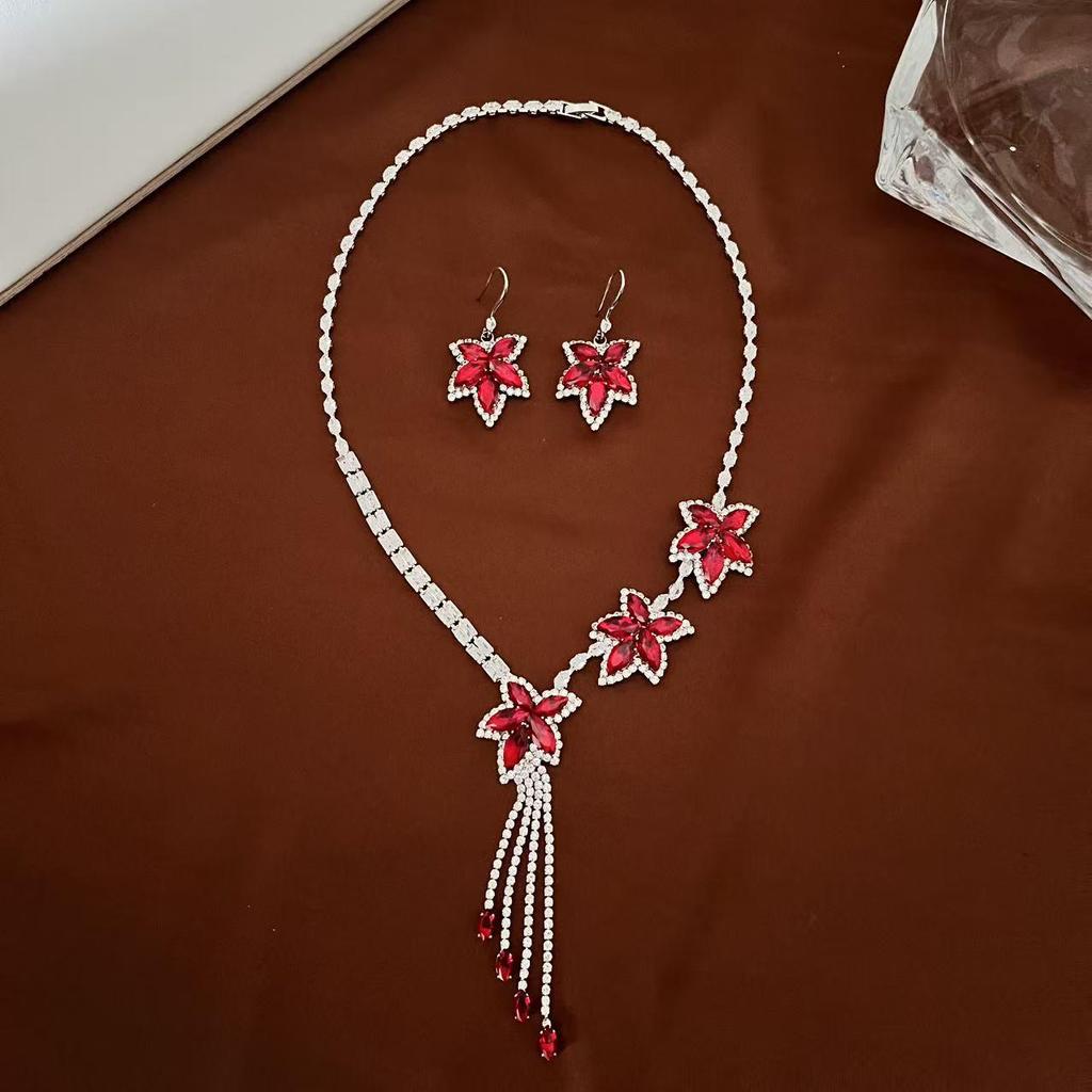 Zirconia Maple Leaf Necklace & Earring Set - Luxury Jewelry for Dressing Up