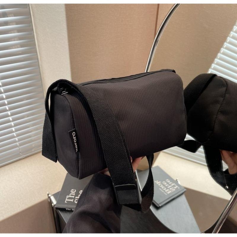 Premium canvas bag, women's new velvet shoulder bag, small oblique span bag, commuter pillow bag, simple.