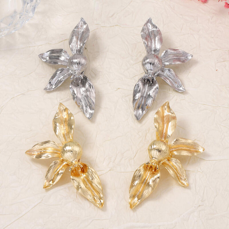 Retro Personalized Alloy Large Flower Earrings for Women Ladies Exaggerated Unique Texture Petal Drop Earrings Jewelry Wholesale