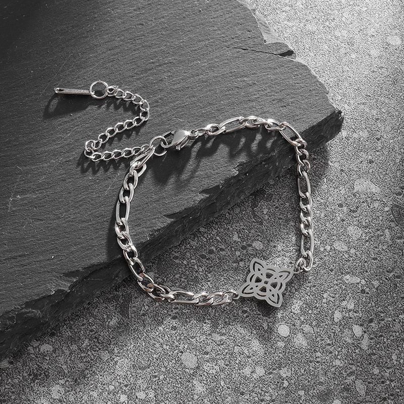 

Кулон с вырезанным четырехсторонним непрерывным концентрическим круговым узором с двумя отверстиями, браслет из фигаро цепи из нержавеющей стали 304