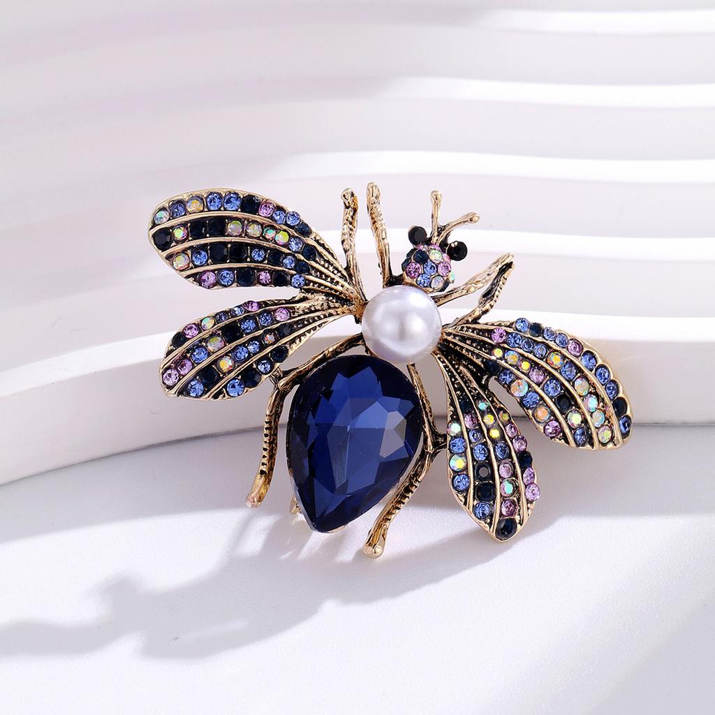 Versatile Bees Brooch Adorned with Sparkling Diamonds for Fashion Accessories Comfortable Clothing Accessory