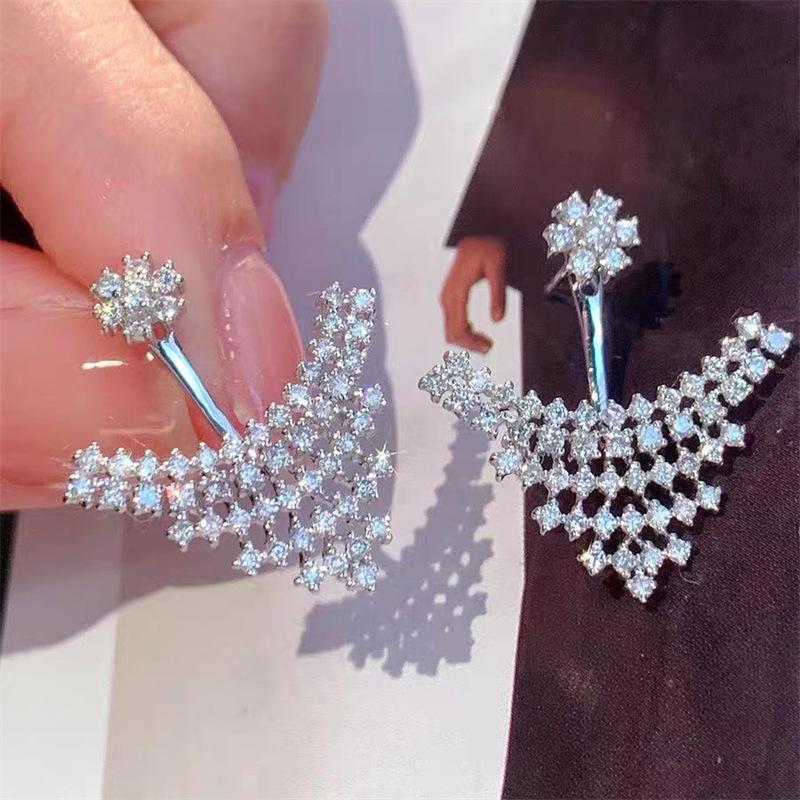Chic European & American Style Full Diamond Hollow Stud Earrings – Trendy High-End Niche Design