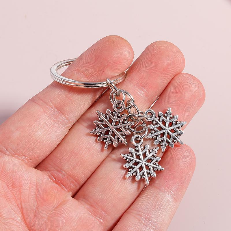 Cute Alloy Snowflake Keychain Metal Key Ring for Men Women Key Holder Handbag Pendants DIY Jewlery Accessories