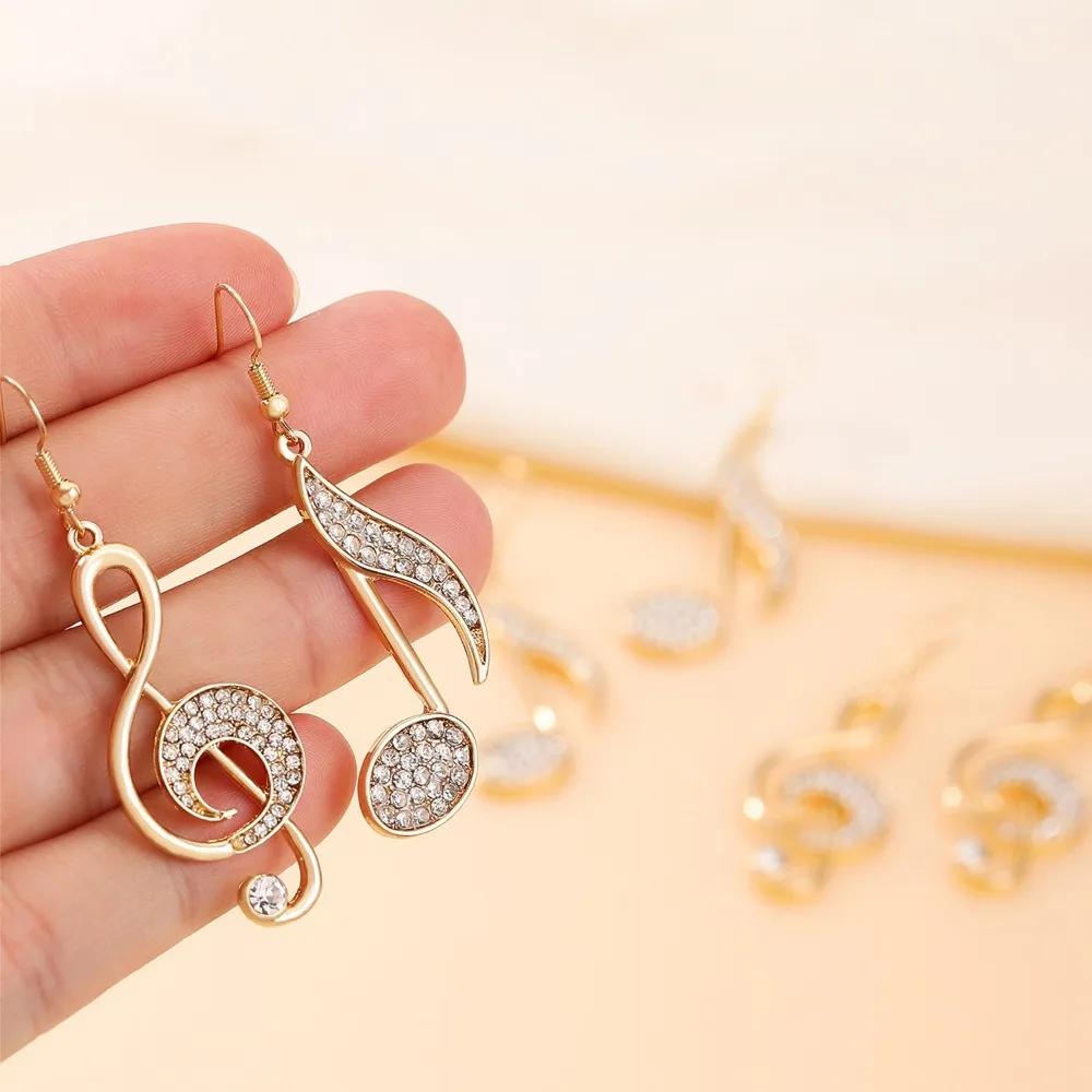 Golden Music Symbol Earrings Dangle Design for Music Lovers - Delicate & Unique Fashion Accessory