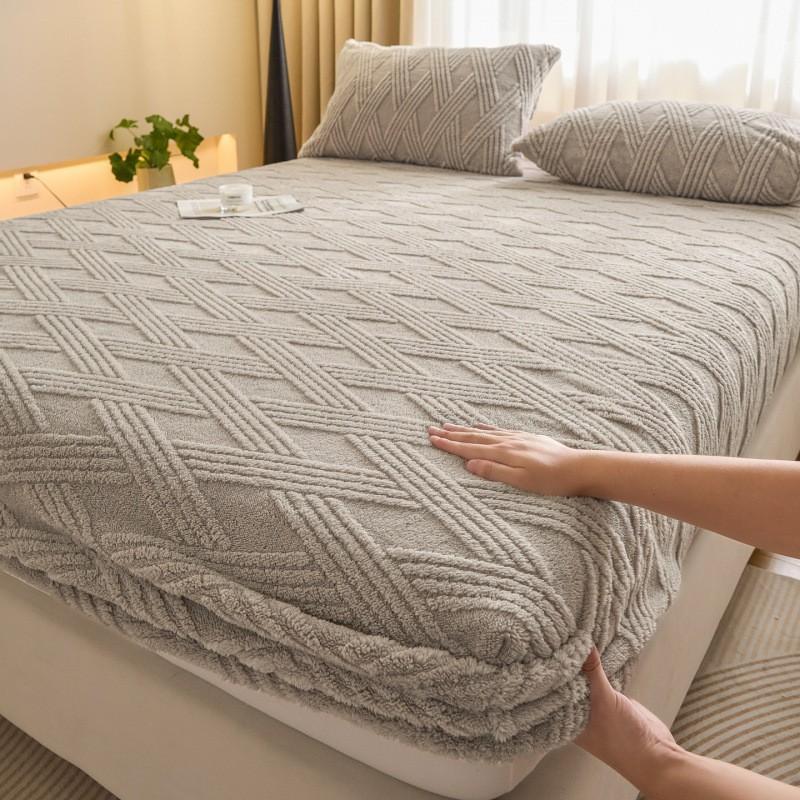 2025Winter Taffeta Fleece Bed Sheet Simple Single Piece Warm Coral Fleece Thickened Flannel Protector Non-Slip Bed Cover