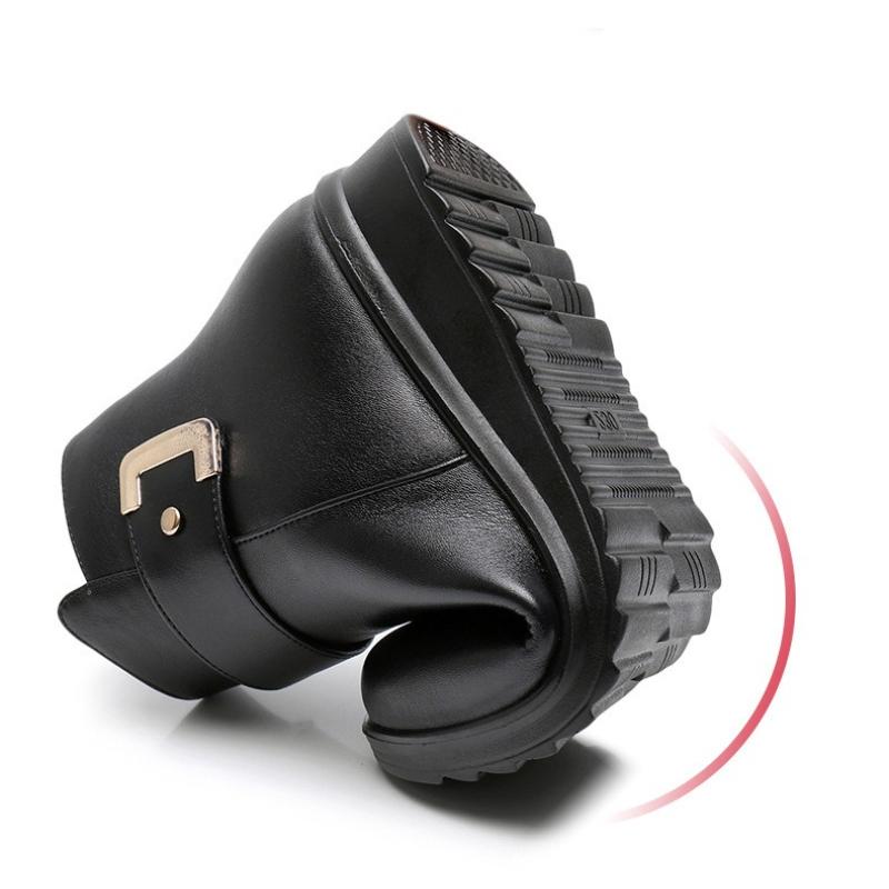 Snow Boots Women's Waterproof Warm Ankle Boots Winter Thicken Wool Cotton Shoes 2025 New Retro Belt Buckle Mom Leather Boots