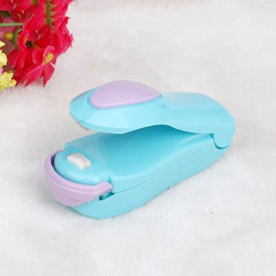 Mini MagSealer 2-in-1-Heißsiegelgerät, Mini-Lebensmittelversiegelung, Chip-Beutelversiegelung, tragbare Wärmevakuumversiegelung, Kunststoffversiegelung