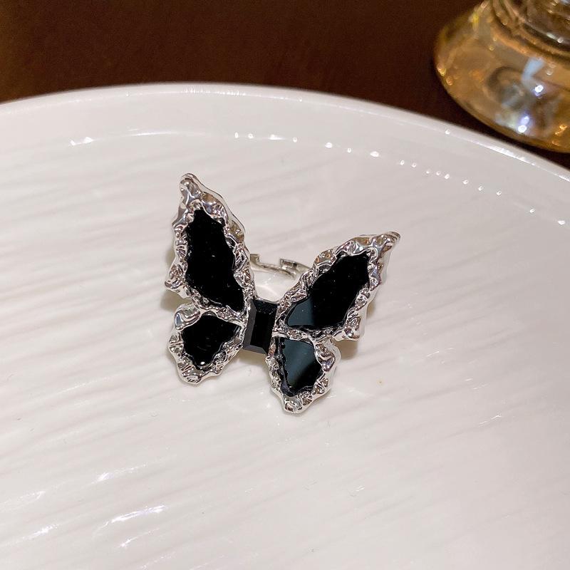 Dark Wind Diamond Butterfly Tassel Necklace Women s Niche Versatile Clavicle Chain Personality Temperament Necklace