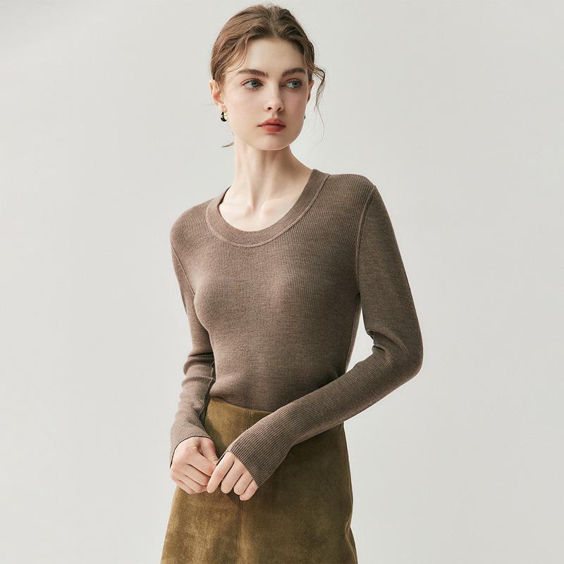 100% Wool Slim Fit U-Neck Seamless Knitted Sweater
