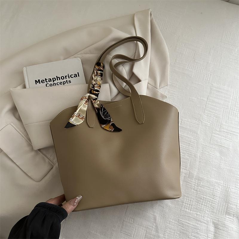 

2025 women s bag new high-value bag women s tote bag large-capacity solid color commuting to work shoulder bag underarm bag хаки