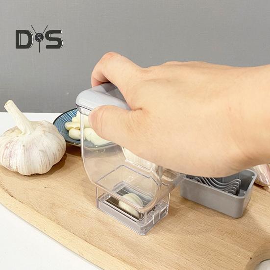 Cortador de ajo Manual, cuchillas de acero inoxidable, fácil de usar, preparación rápida de ajo, protección contra lesiones en las manos, cortador de ajo