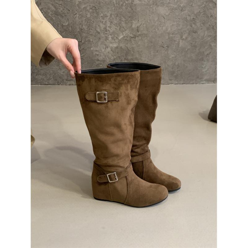 

2025 autumn and winter new fashion Dongdaemun, Korean fashion buckle design stack medium boots women 40