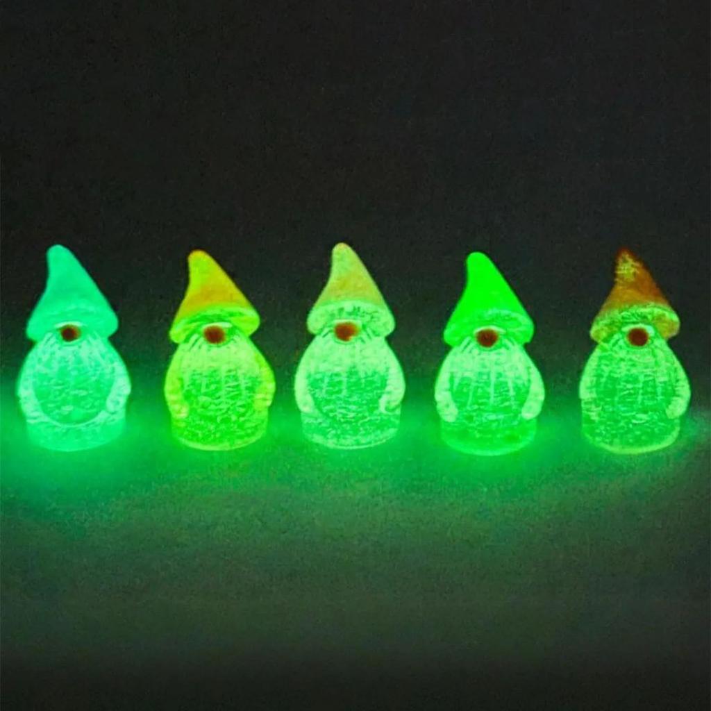 10 / 20pcs Luminous Mini Resin Gnomes Statues Glow in The Dark Gnome Tiny Figures Ornament Ideal for DO-IT-YOURSELF Fairy Garden Glass Container