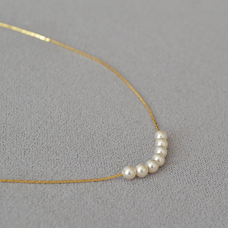 Japanese-Korean Mini High-Gloss Genuine Pearl Necklace: Gold-Plated Brass, Delicate Clavicle Chain for Women.