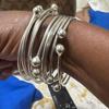 Geometrisches Reifen-Manschettenarmbänder-Set Mit Galvanisierter Oberfläche Für Männer Und Frauen Sommer 2025