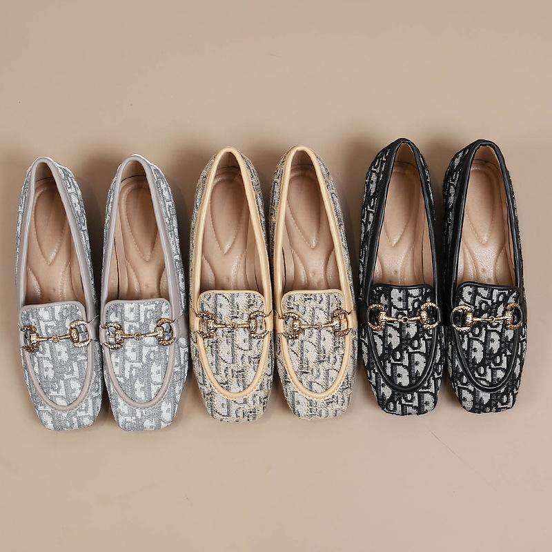 Spring of the Year, the New Korean Version of the Versatile Cloth Doudou Shoes, One-pedal Flat-soled Single Shoes, Women's Lazy Shoes