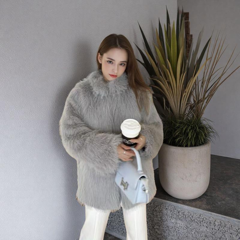Winter new women's imitation fox fur coat daughter celebrity age reduction short fur coat