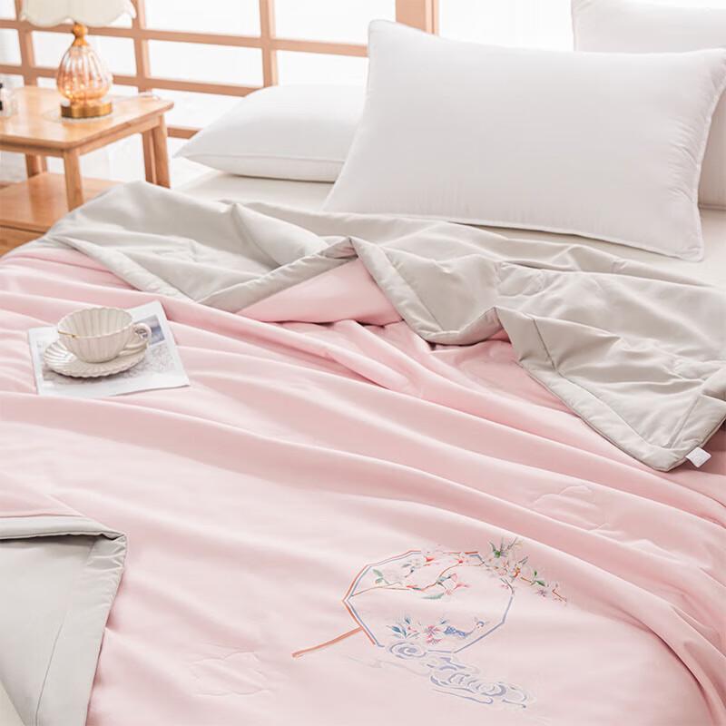 

Dohia Breeze Summer Dream Quilt