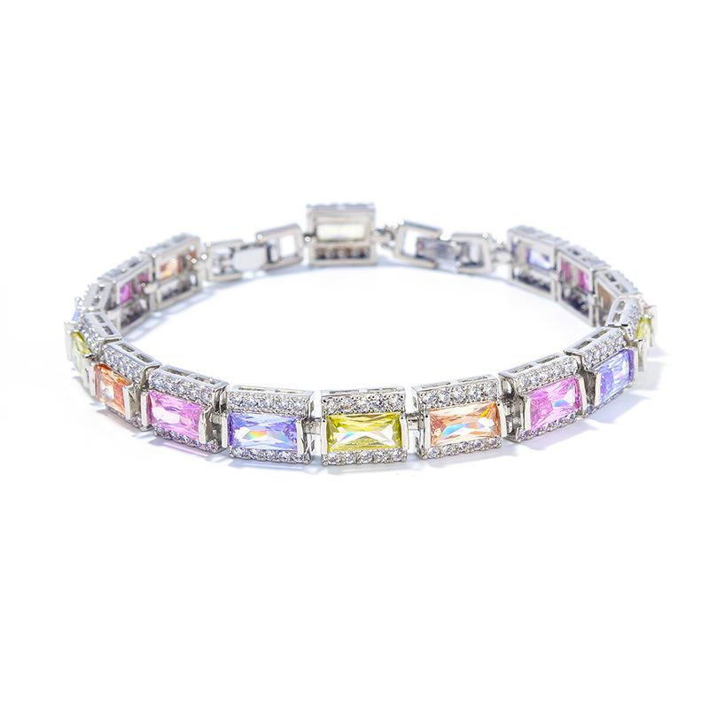 

Европейский и американский легкий роскошный популярный квадратный многоцветный браслет с инкрустацией цирконием для женщин серебристо-белый