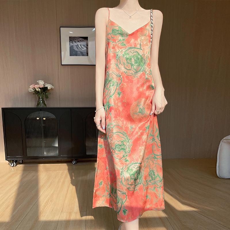 

2025 Summer Women s V-Neck Jacquard Xiangyun Yarn Ice Silk Strap Maxi Dress M
