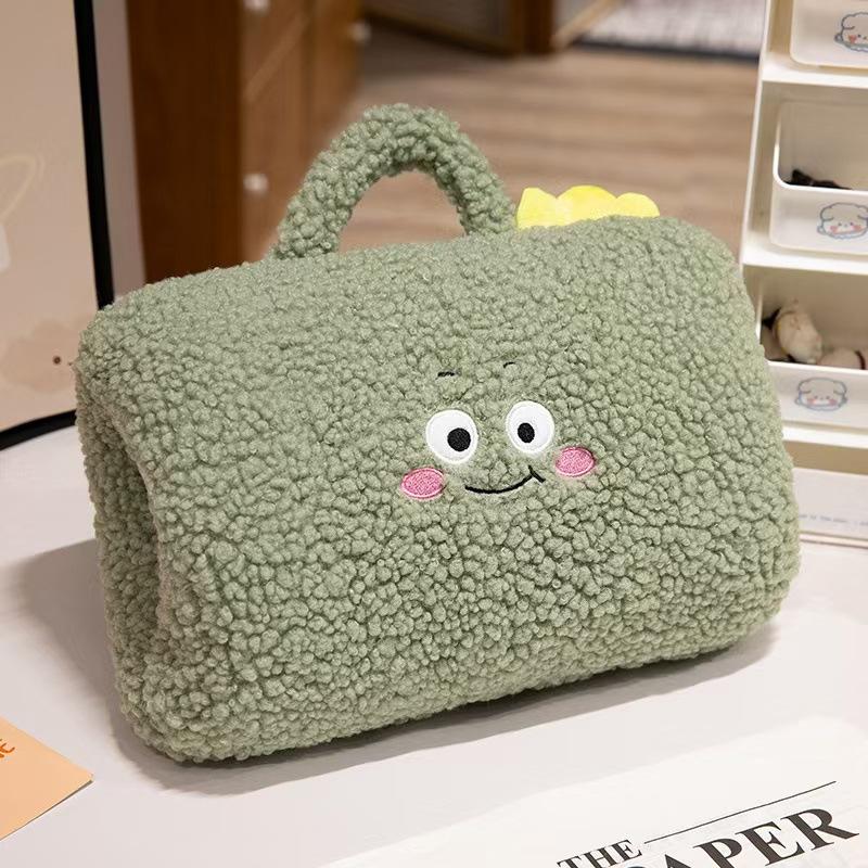 Winter hand warmer throw pillow can be inserted to cover the nap pillow, student office sleeping pillow, hand warmer to cover the graduation gift