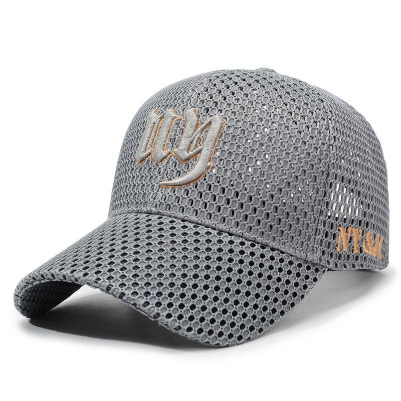 Sommerliche Baseballkappe aus Mesh mit gestickten Buchstaben und verstellbarer Passform für lässige Streetwear