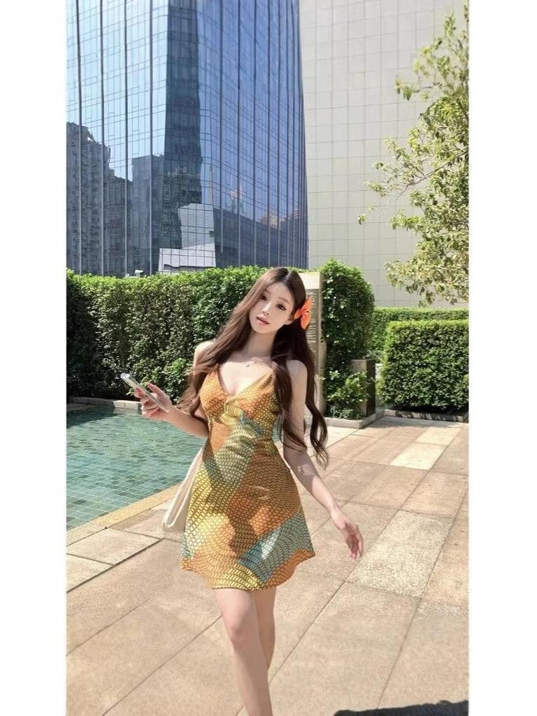 Retro Vacation Spaghetti Strap Deep V-Neck Color Block Slimming Dress