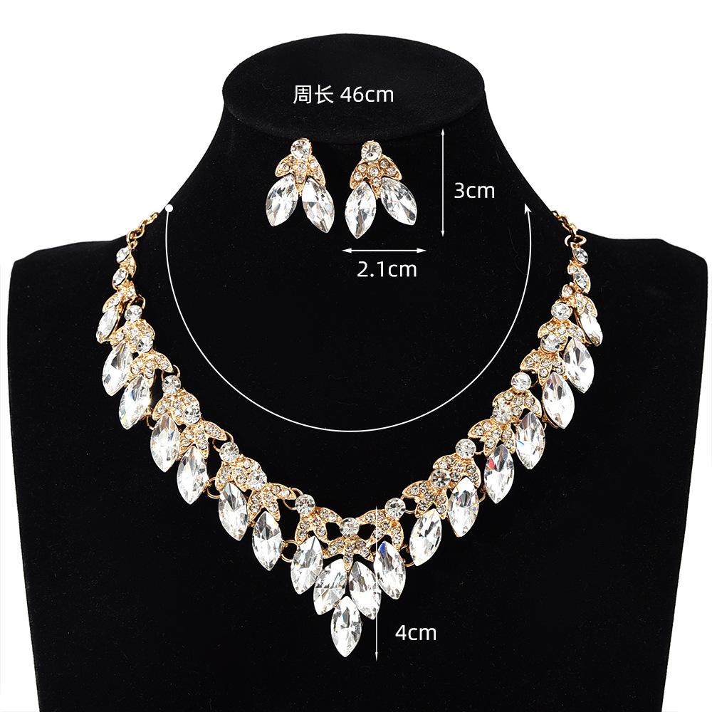 Vintage Exaggerated Leaf Necklace Earrings Set Crystal Gemstone Collarbone Chain Women's Two-piece Fashion Accessories