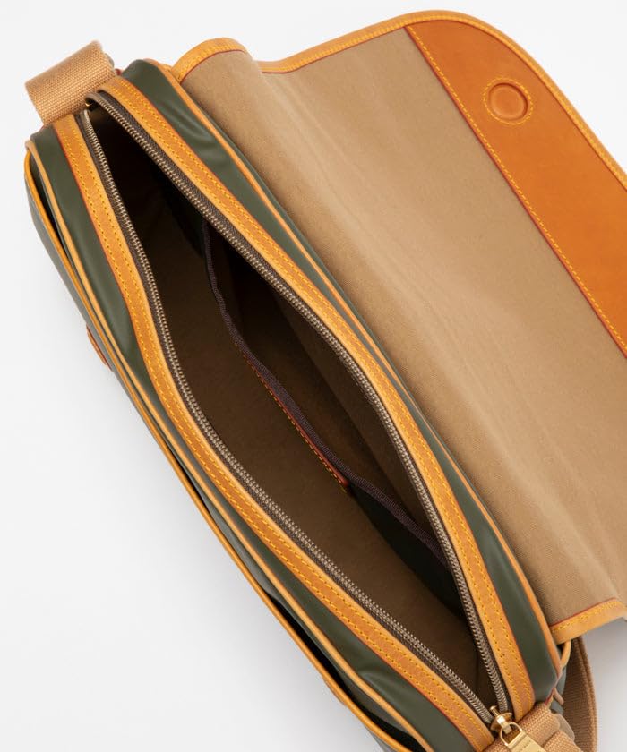 Hunting World Bathu Frontier Green Shoulder Bag