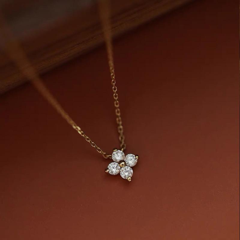 Collier en argent sterling S925 avec trèfle pour femme, petit collier plaqué or, chaîne de clavicule, luxe léger, design avancé pour minorité