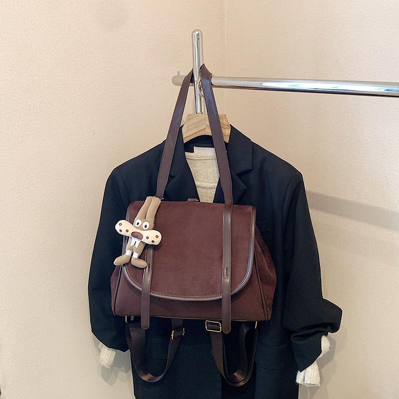 Casual Commuting Retro Large-capacity Shoulder Bag Women's 2025 New Autumn and Winter Popular Backpack Schoolbag