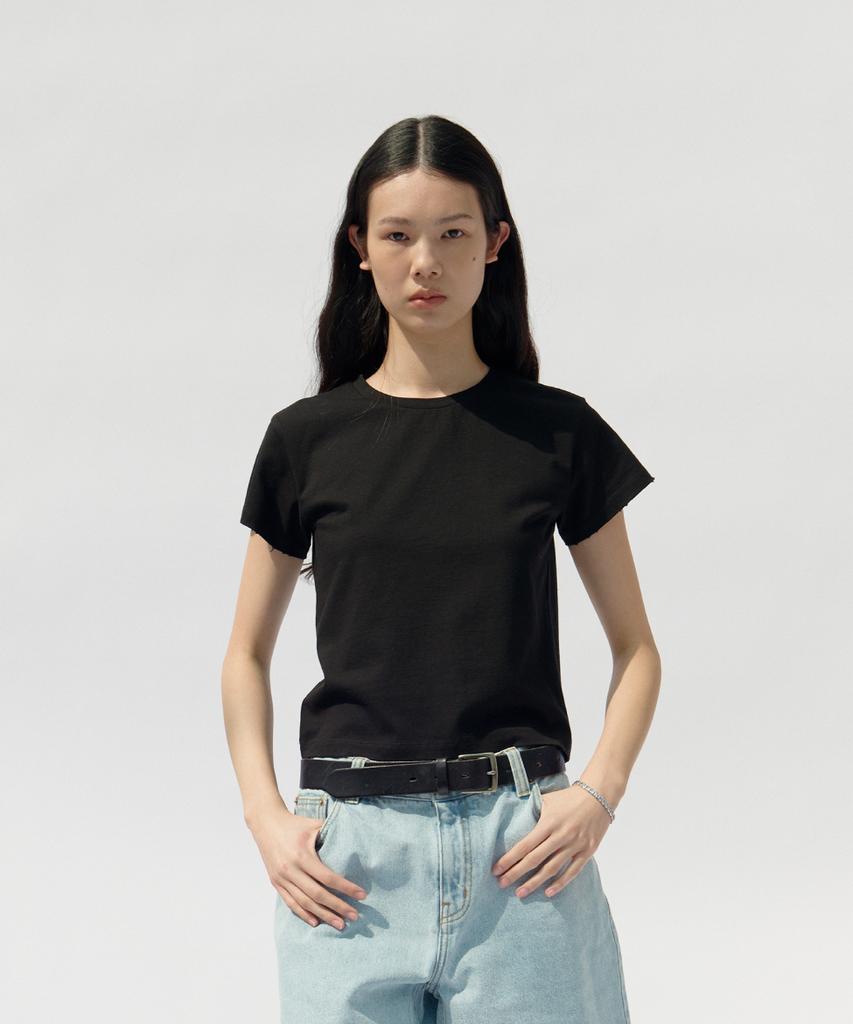 Kueoumeon Damaged Crop T-Shirt (Black)