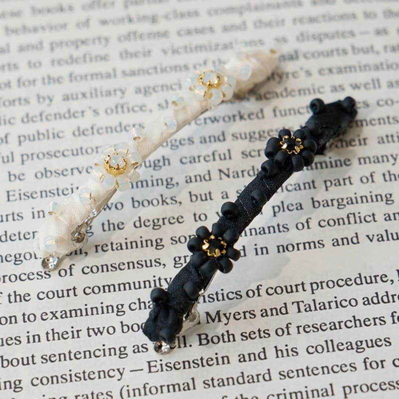 FANTASTISK PLANET pärlor blomma hårnål (2 färger)