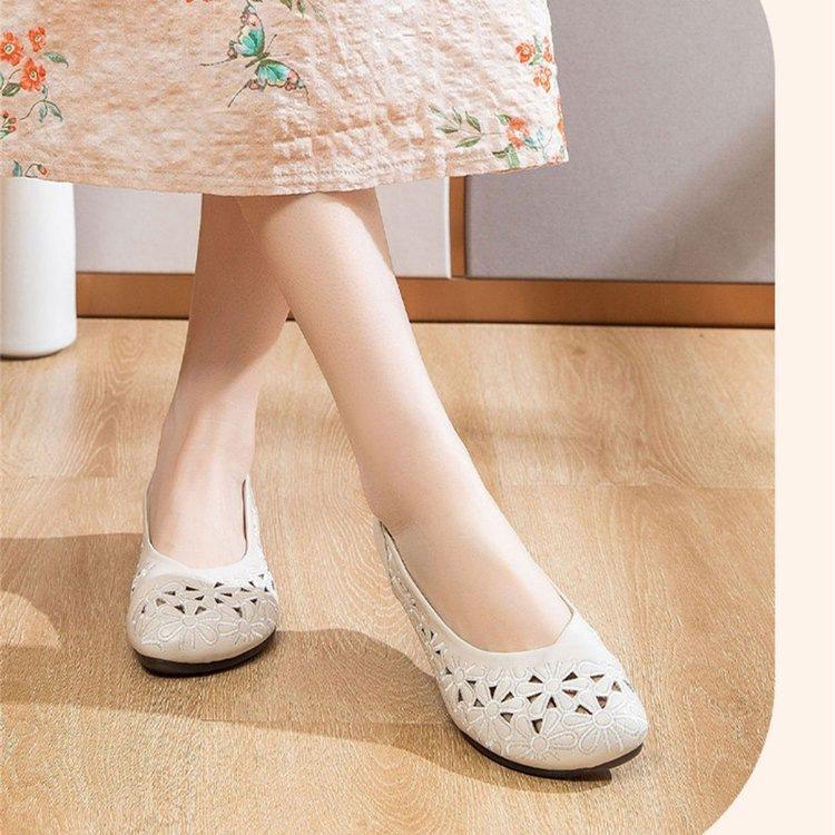 

Mom sandals summer new middle-aged women s shoes hollow breathable hole shoes shallow mouth comfortable beef tendon sole non-slip leather shoes 40