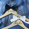 2 Pezzi Gruccia MultiFunzionale in Legno per Matrimonio Gancio Antipolvere Porta Abiti per Occasioni Formali Abito da Sposa e Abito da Sposo
