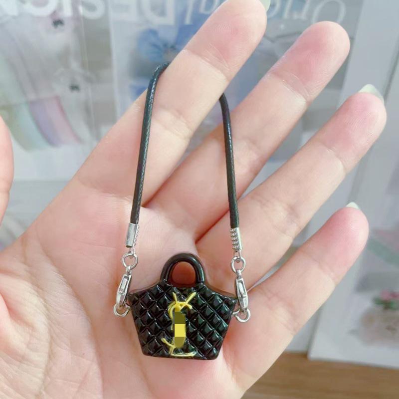 

Міні мультяшна тканинна лялька-підвіска для намиста DIY