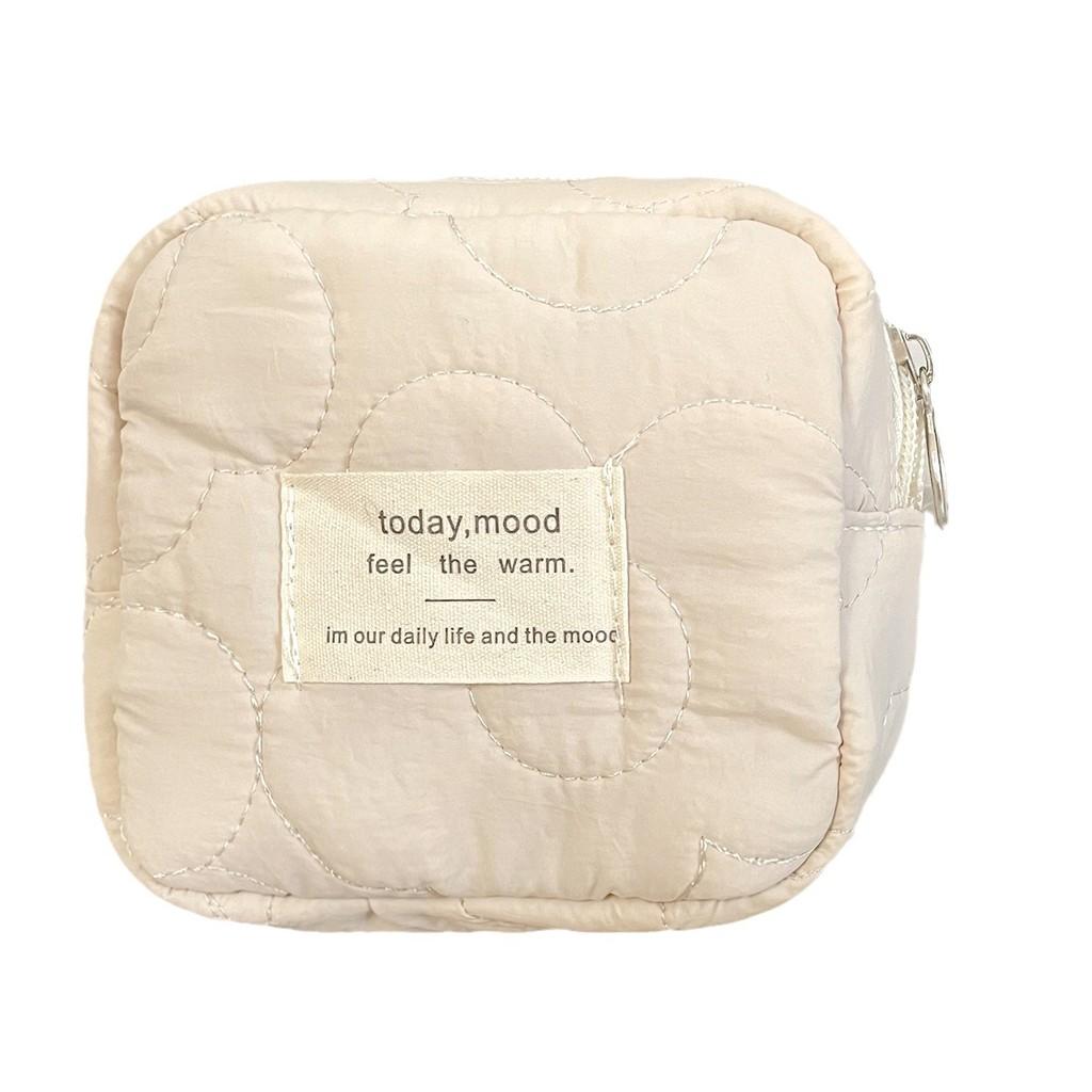 Hygienic Sanitary Pad Organizer With Polyester Fabric Modern Compact Travel Storage For Womens Toiletry Use