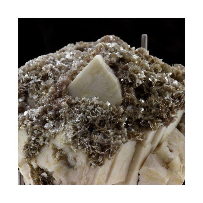 Microcline + Muscovite 540.6 carats