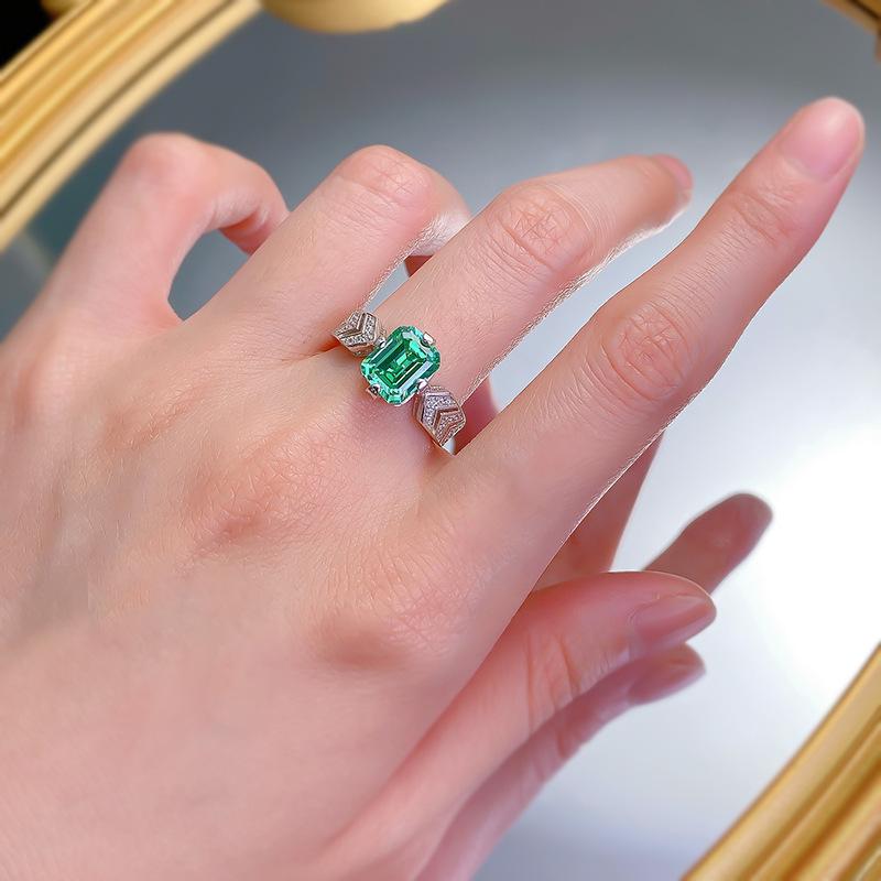 Xiancan Jewelry European and American Style Silver Ring with 7x9mm Green Tourmaline