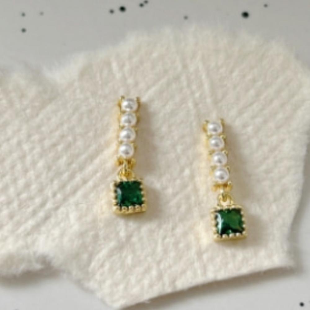 S925 Green Square Pearl Earrings – Haniel – From Korea