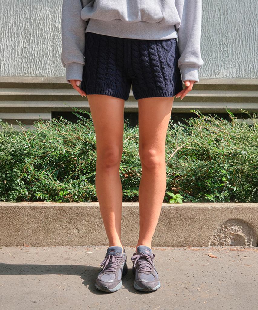 Sseomweeobeoteo Wool Cable Knit Pants - Navy