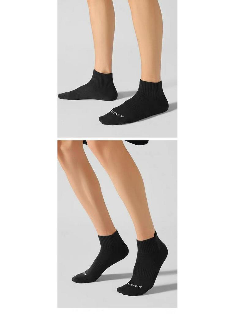 Spring/Summer Women's White Bear Low-Cut Socks - Simple Cartoon Design