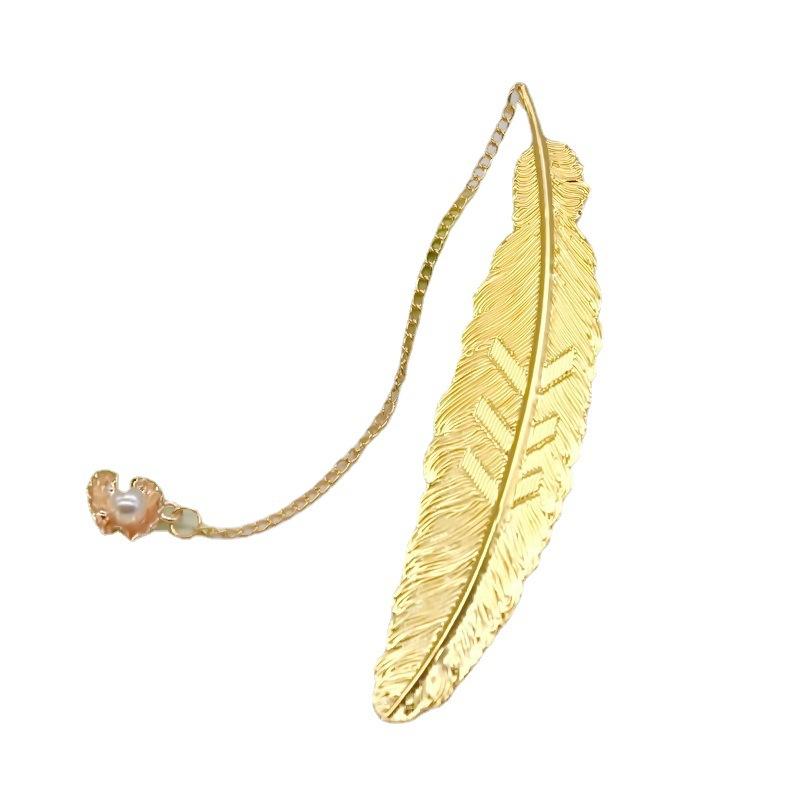 Creative Design Aesthetic Brass Bookmark for Book Retro Leaf Metal Book Tab with Pendant Set Cute Student Supplies Teacher Gift