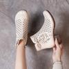 Nouvelles bottes cool en cuir ajouré pour femmes, bottines courtes rétro à talons hauts épais, trou respirant, semelle souple, sandales montantes pour mère