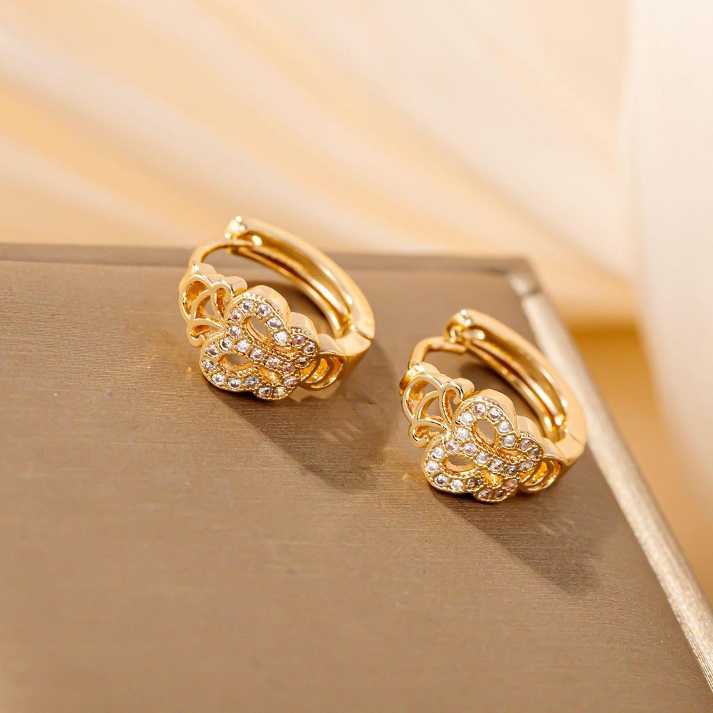 2024 European & American Style Full Diamond Butterfly Earrings: Elegant Women's Light Luxury Studs